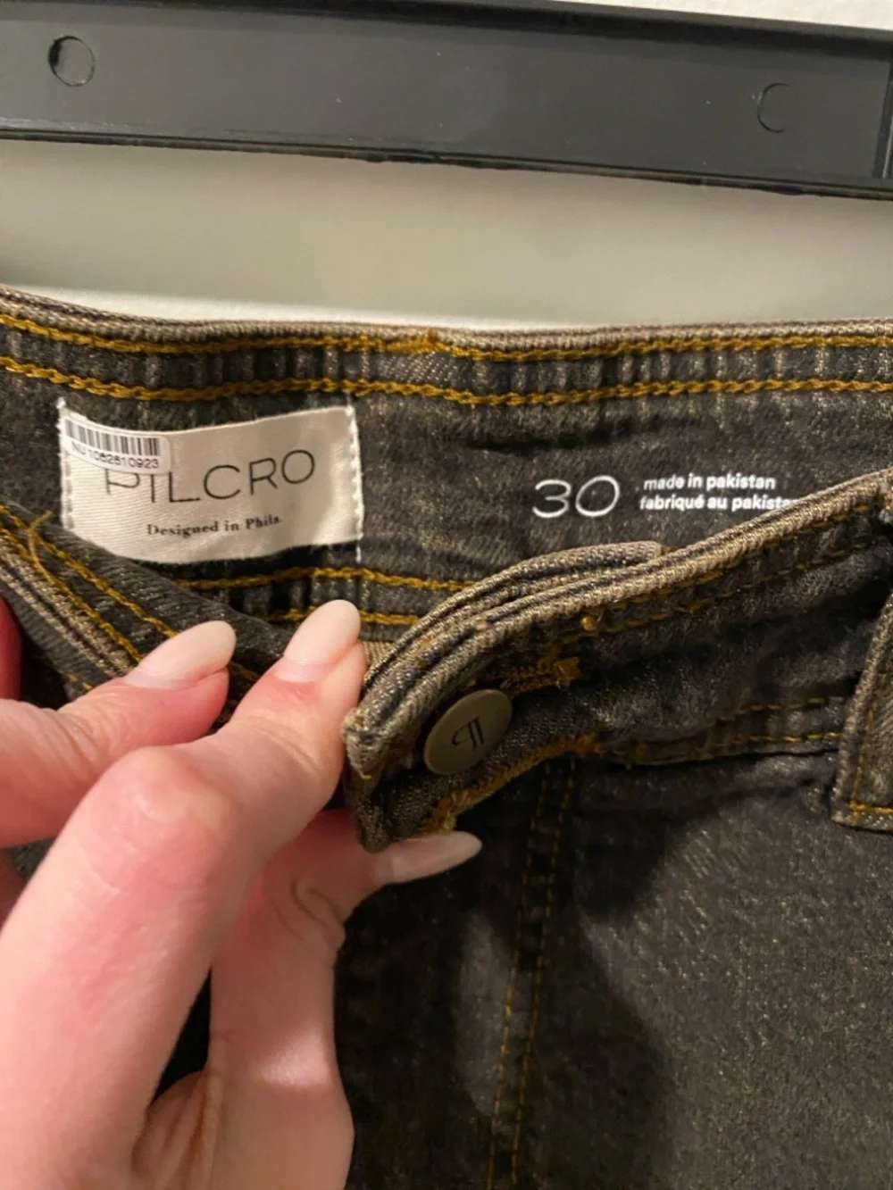 Anthropologie Pilcro Seamed Denim Shorts - Size 30 - Picture 8 of 12